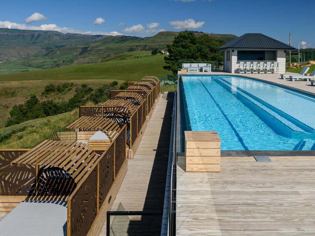 Cayley Mountain Resort Champagne Valley Екстериор снимка