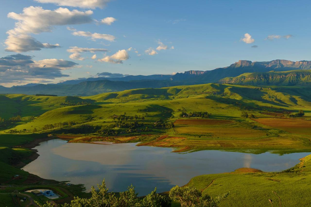Cayley Mountain Resort Champagne Valley Екстериор снимка